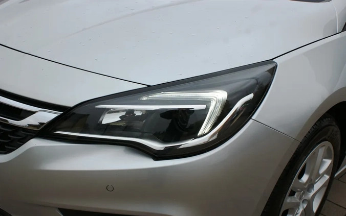 Opel Astra cena 43800 przebieg: 68000, rok produkcji 2018 z Milanówek małe 106